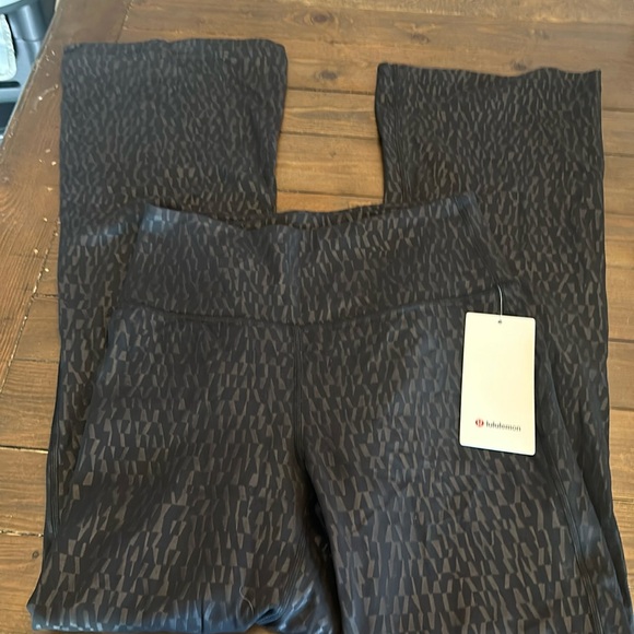 Lululemon Groove Super-High-Rise Flared Pant *Nulu - Picture 4 of 5